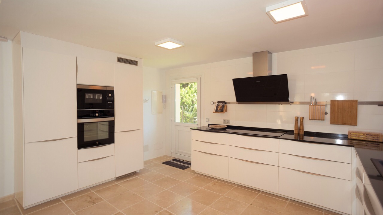 Photo of Kitchen in New Golden Mile