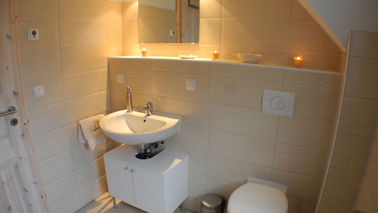 Photo of Bathroom in Glowe