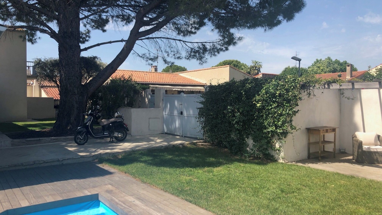Photo of Outdoor in Milhaud