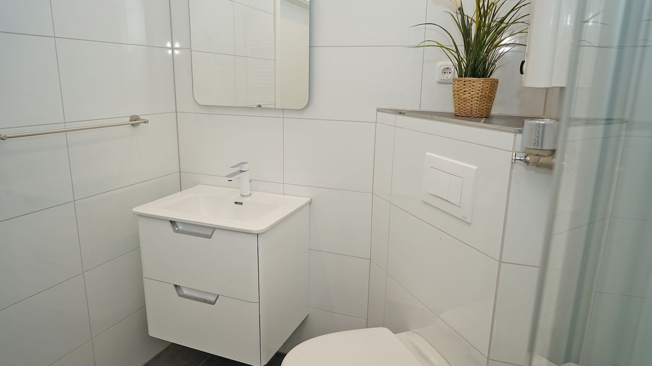 Photo of Bathroom in Damp