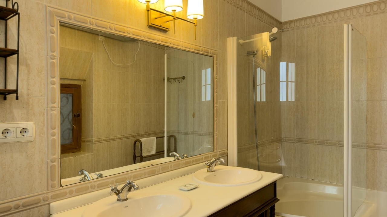 Photo of Bathroom in La Seu
