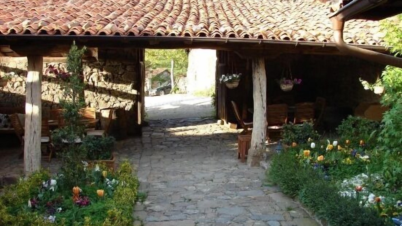 Photo of Outdoor in Tudes