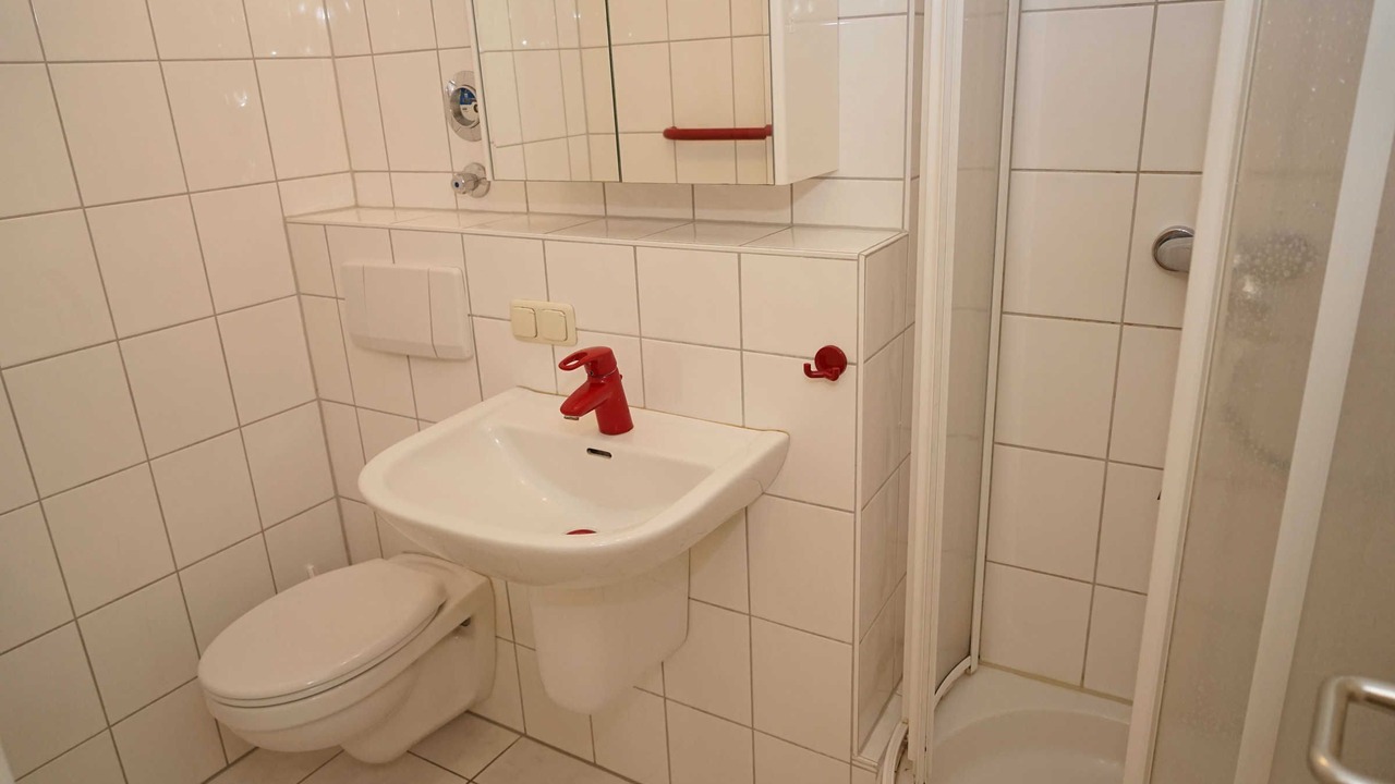 Photo of Bathroom in Damp