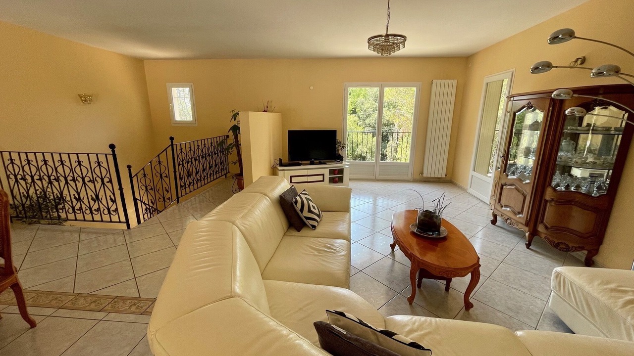 Photo of Livingroom in Nimes City Centre