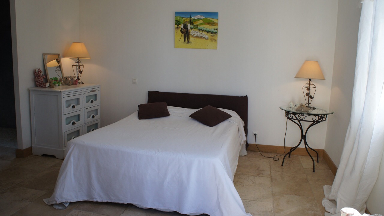 Photo of Bedroom in Maubec