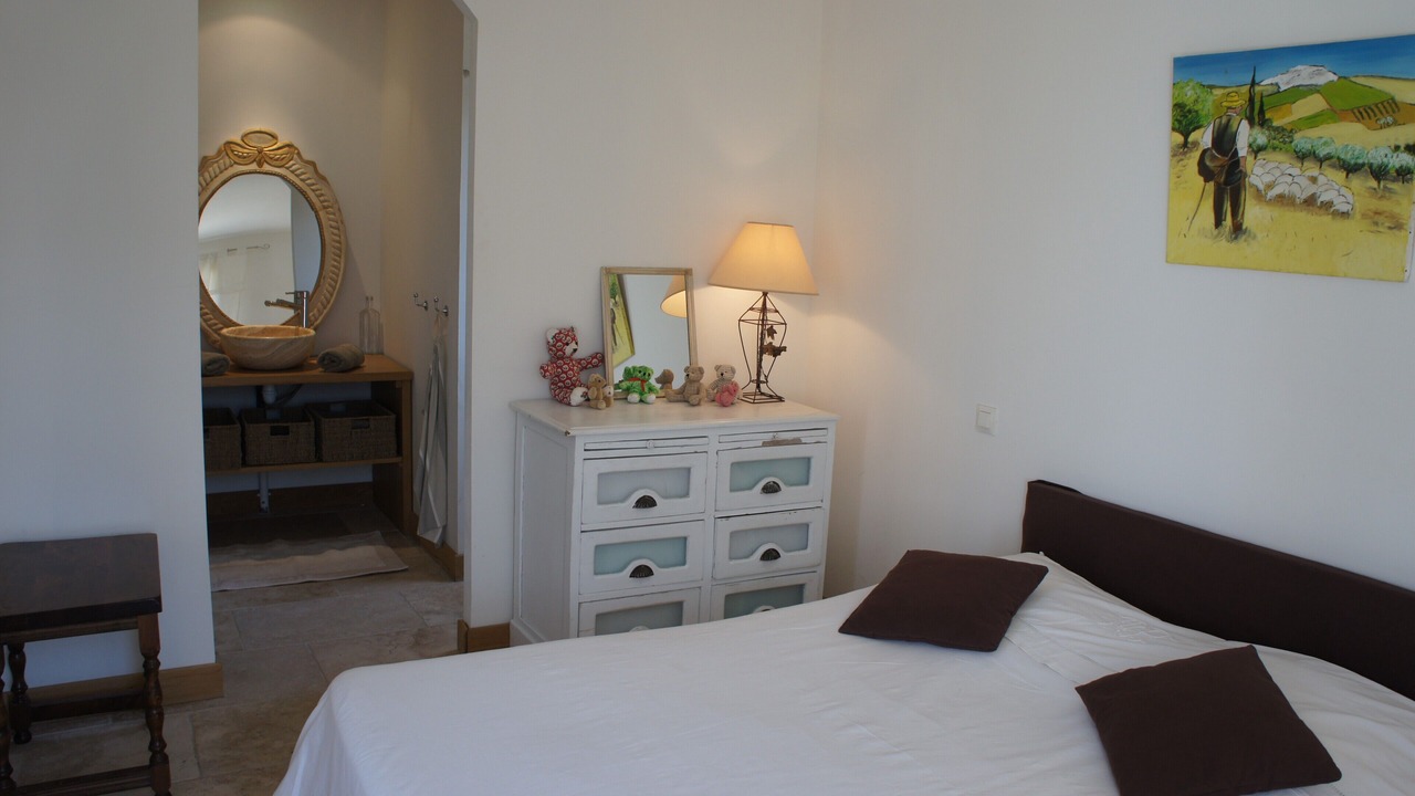 Photo of Bedroom in Maubec