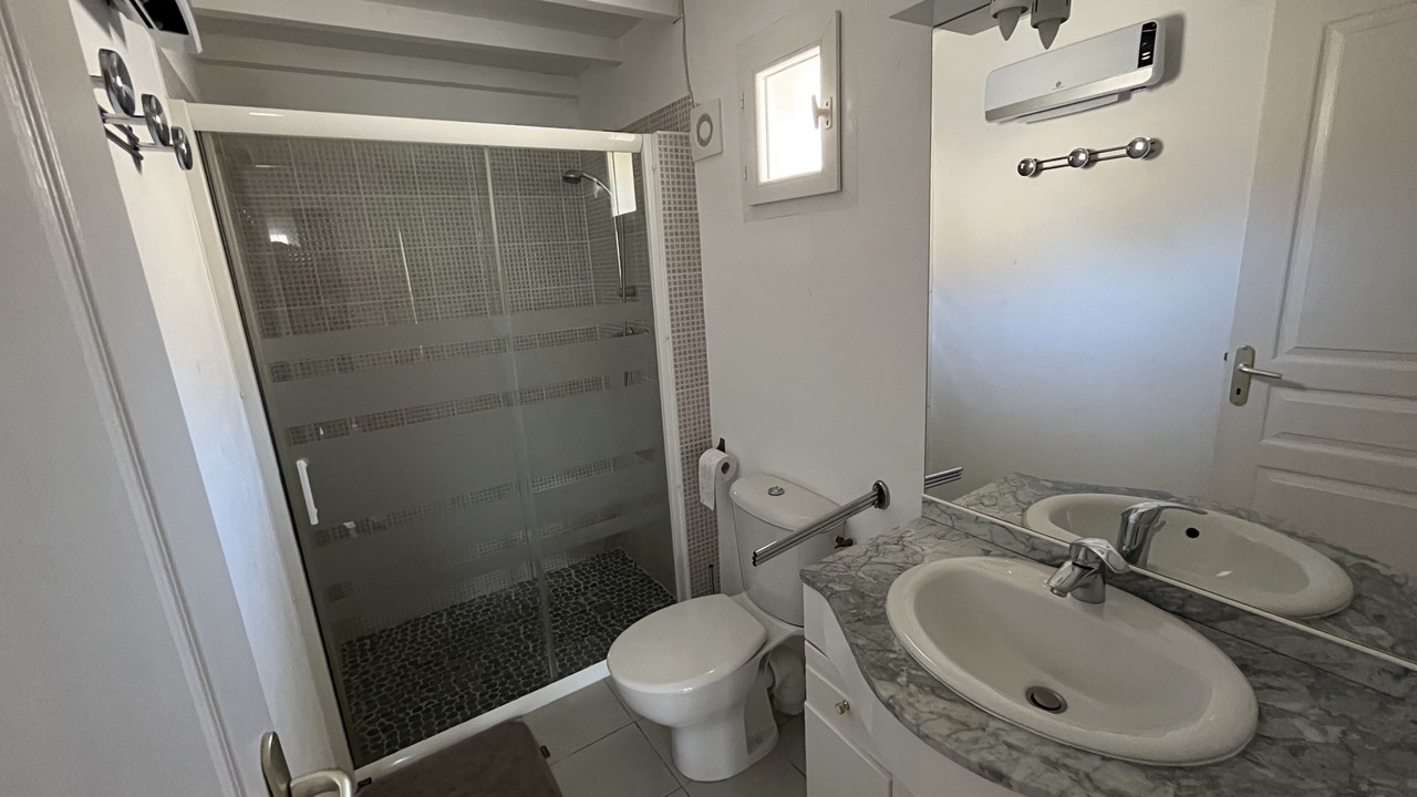 Photo of Bathroom in Maussane