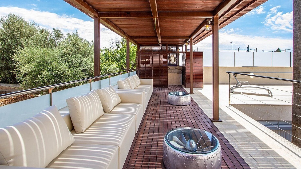 Photo of Patio Balcony in Establiments