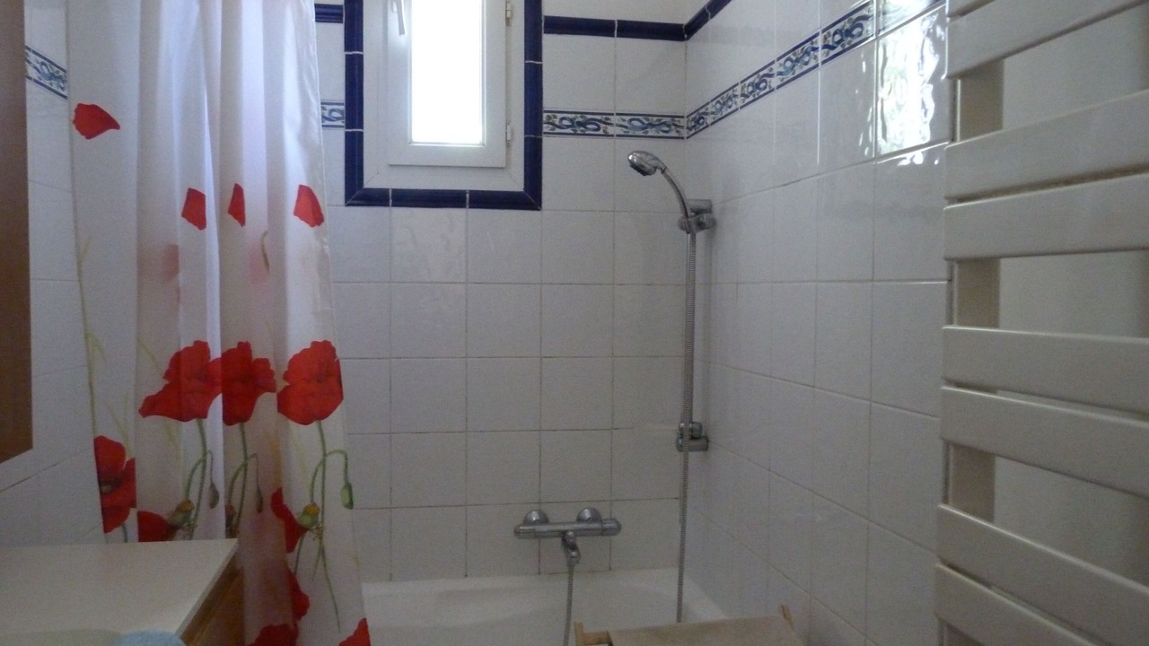 Photo of Bathroom in Molleges