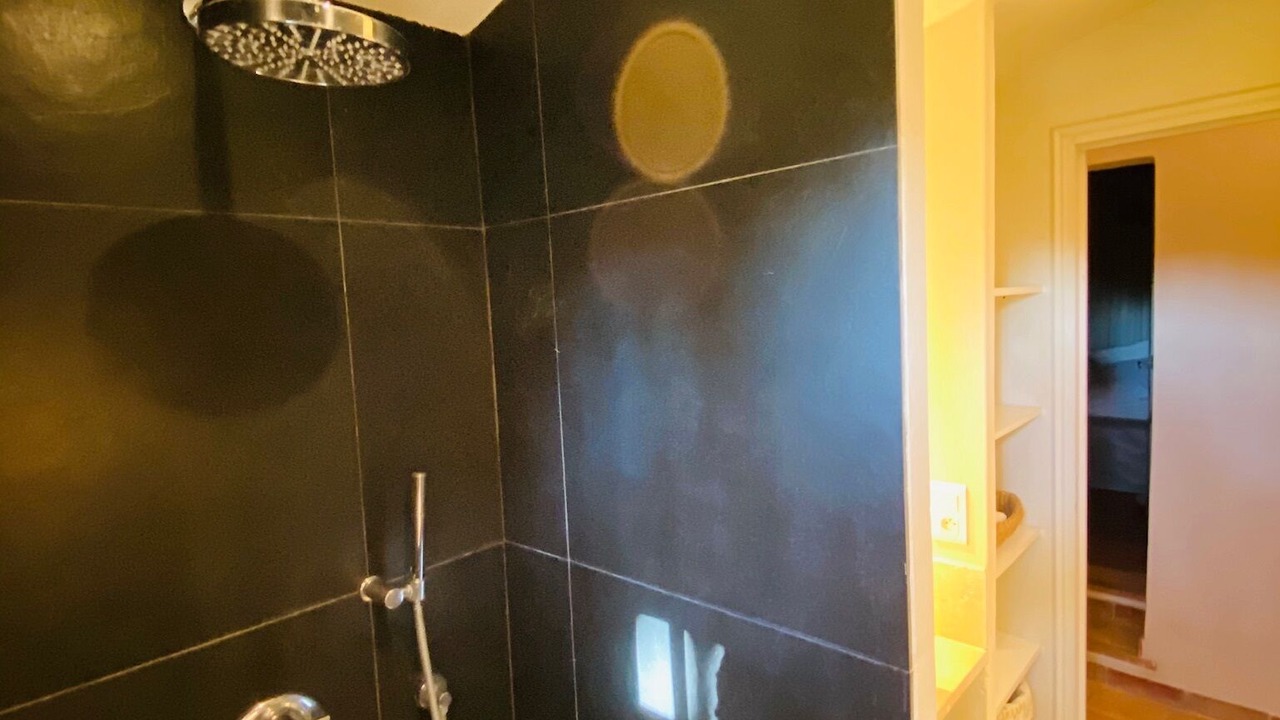 Photo of Bathroom in Lourmarin