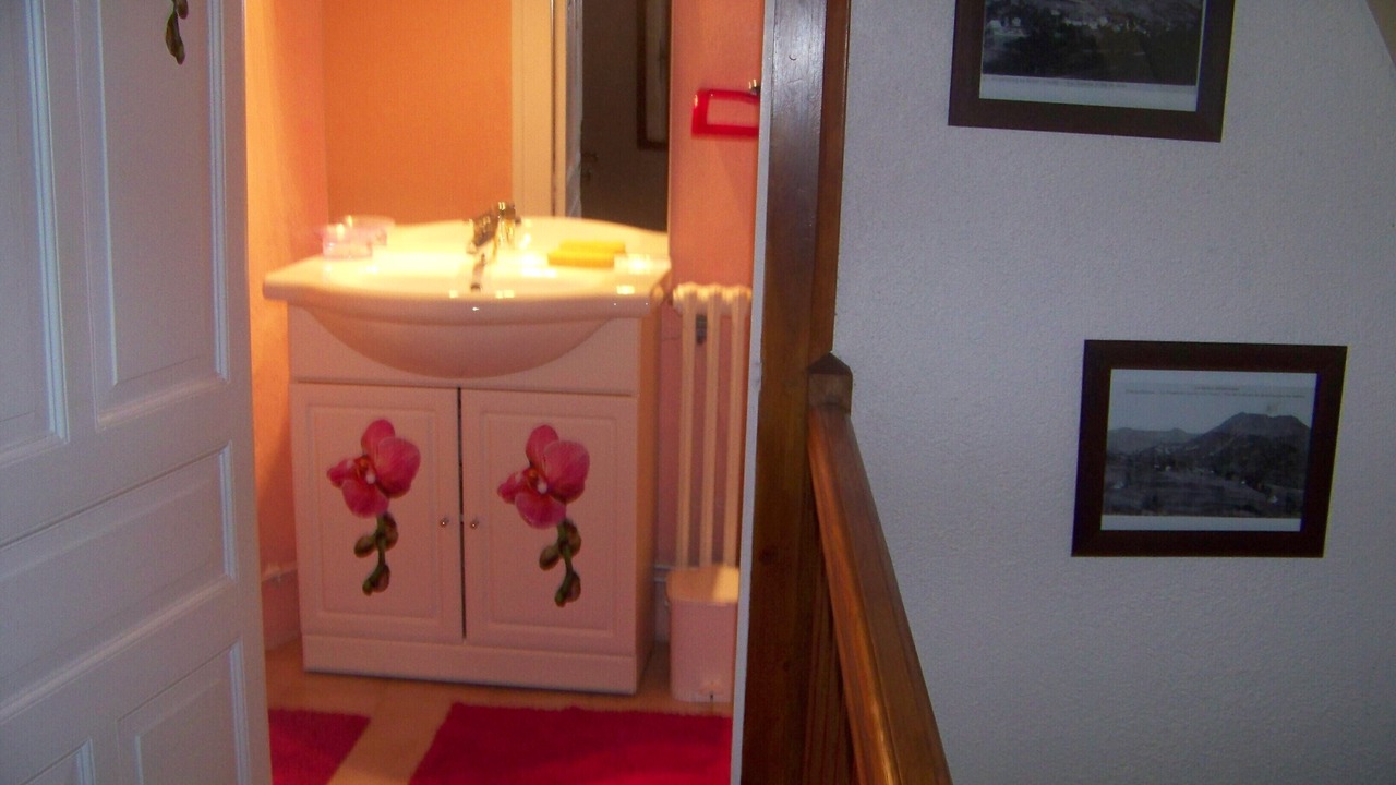 Photo of Bathroom in Saint-Jacques-des-Blats