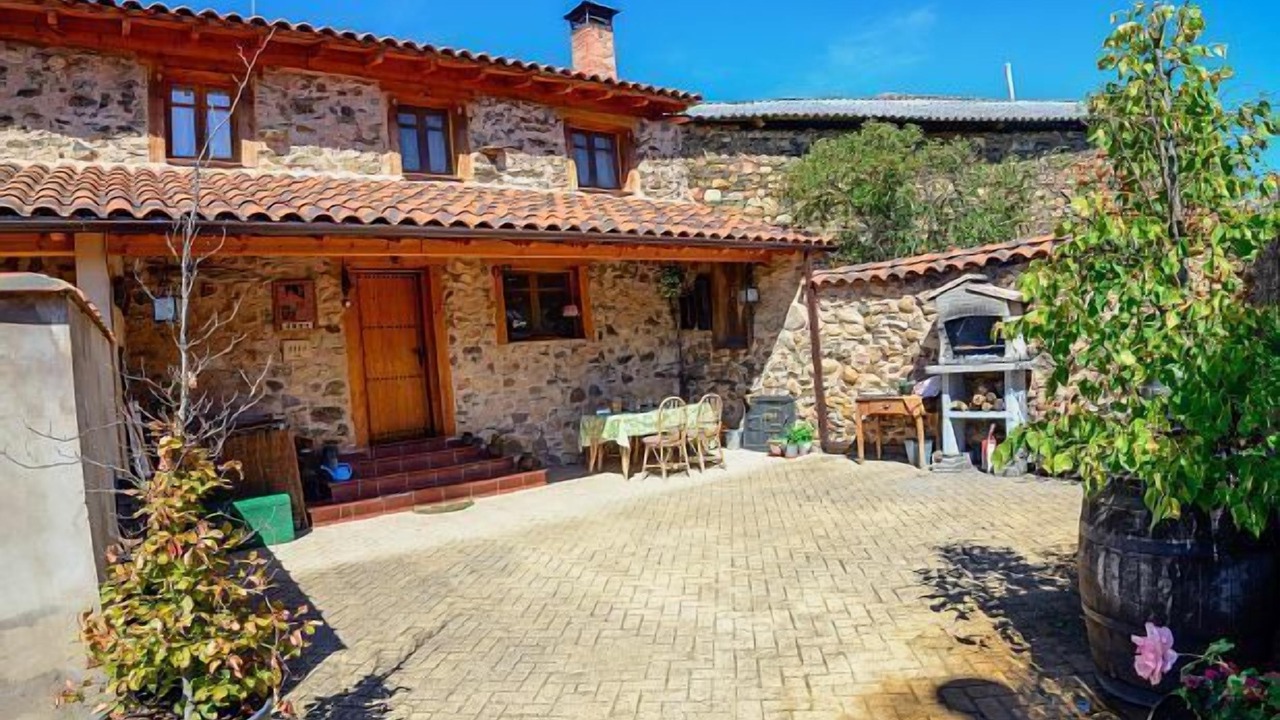 Photo of Outdoor in Benllera