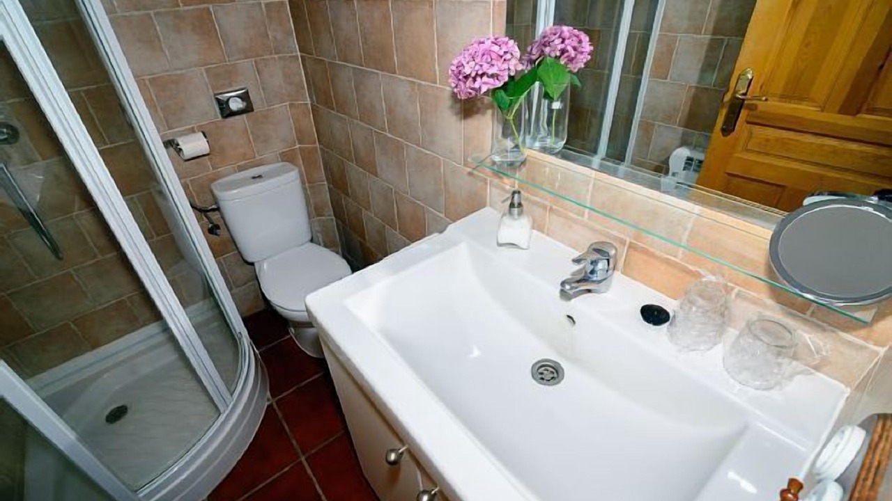 Photo of Bathroom in Benllera
