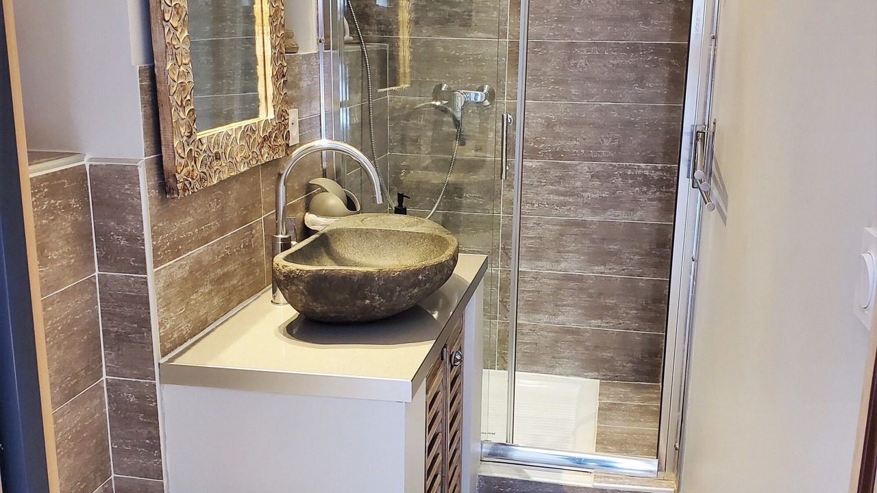 Photo of Bathroom in Saint-Julien-de-Peyrolas