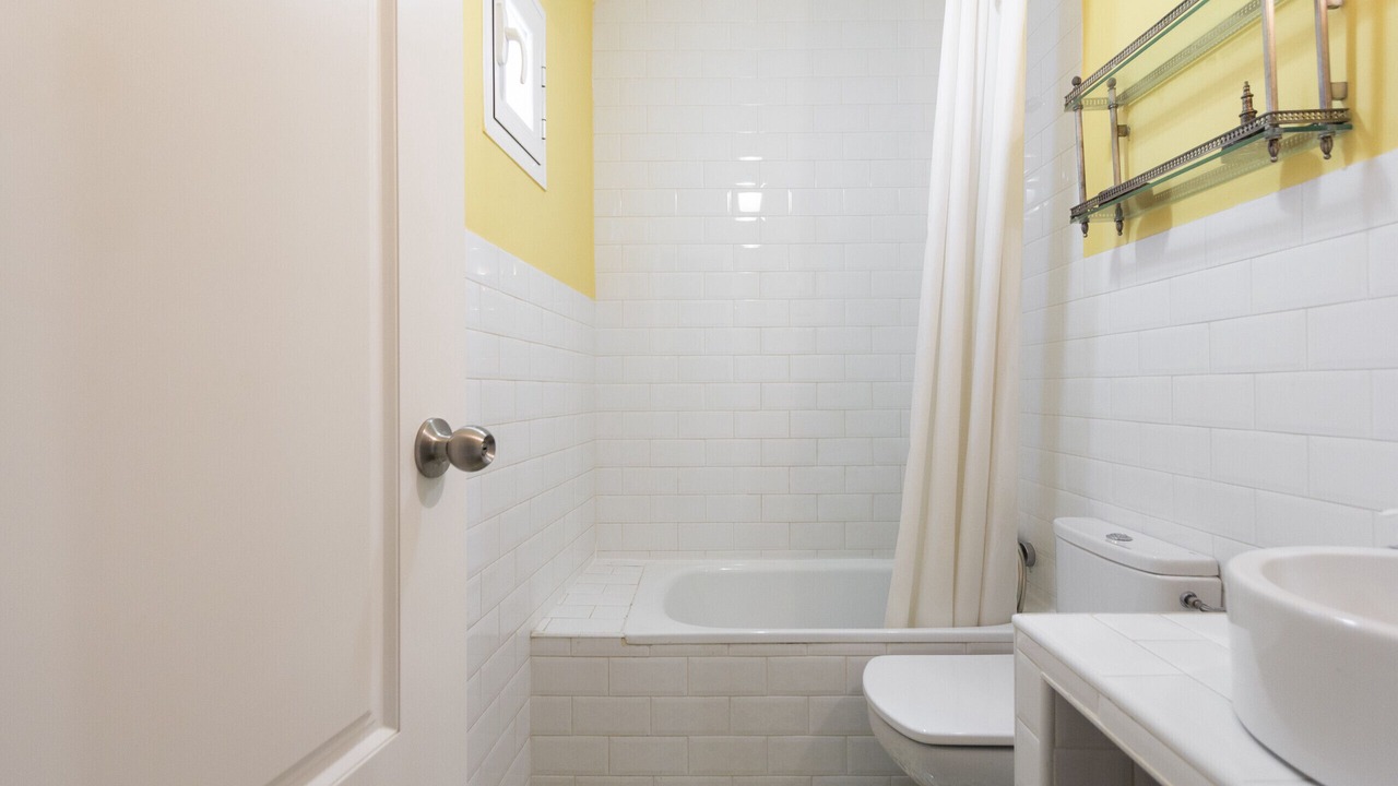 Photo of Bathroom in Malasana