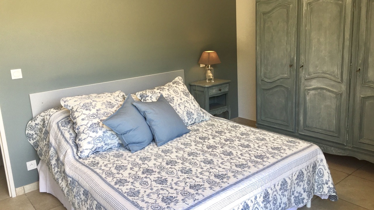 Photo of Bedroom in Maubec