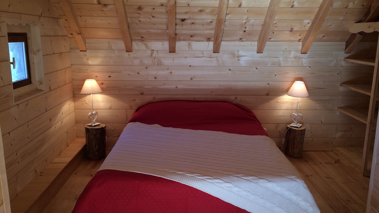 Photo of Bedroom in Campan