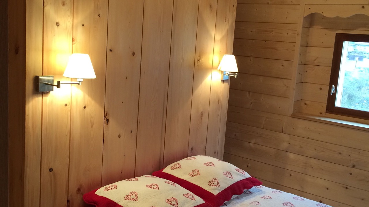 Photo of Bedroom in Campan