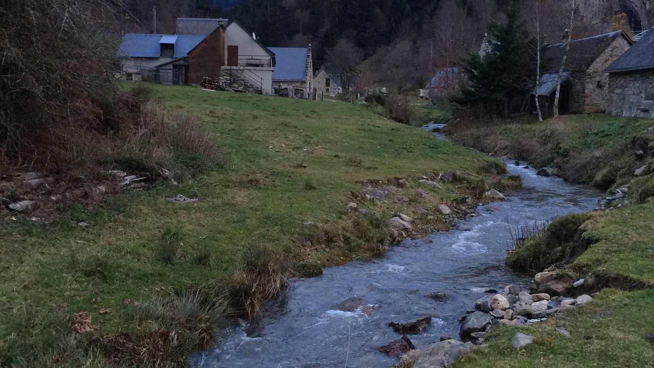 Photo of Outdoor in Campan