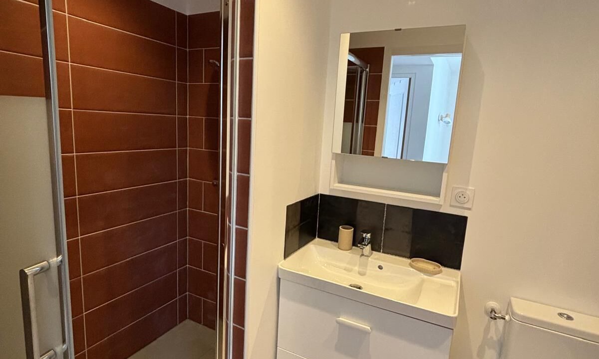 Photo of Bathroom in Campan