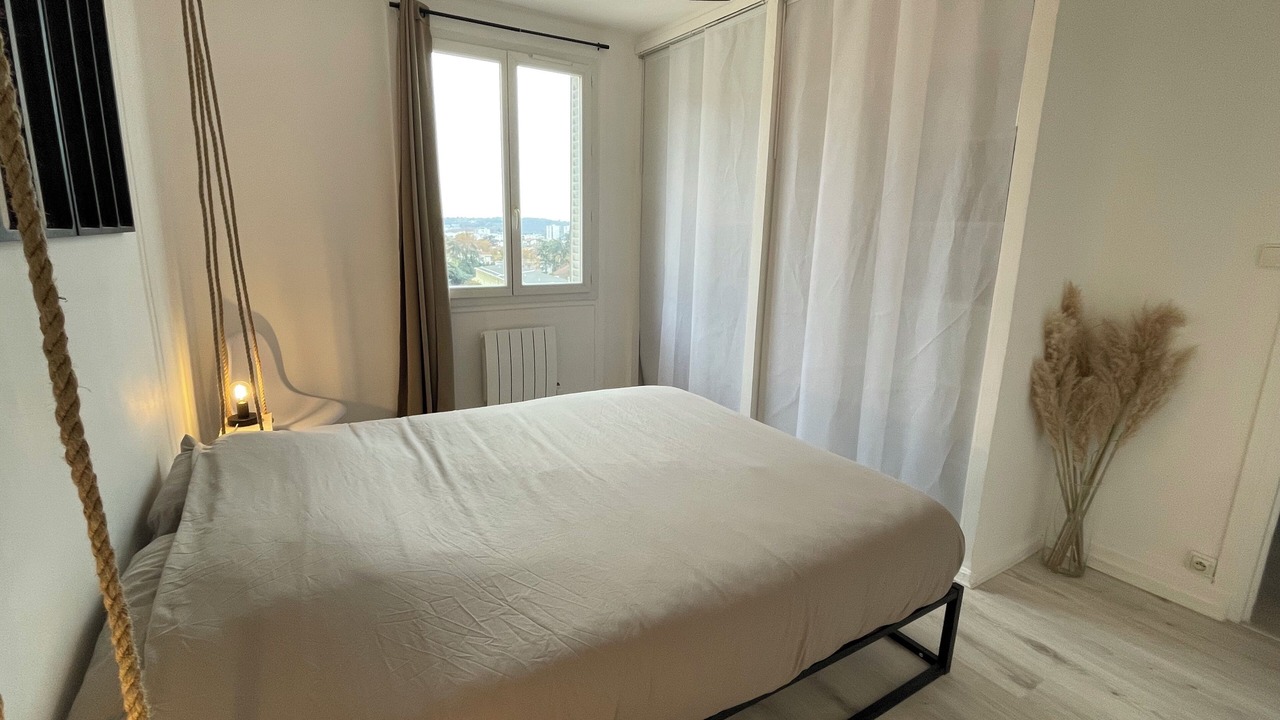 Photo of Bedroom in Villefranche-sur-Saone