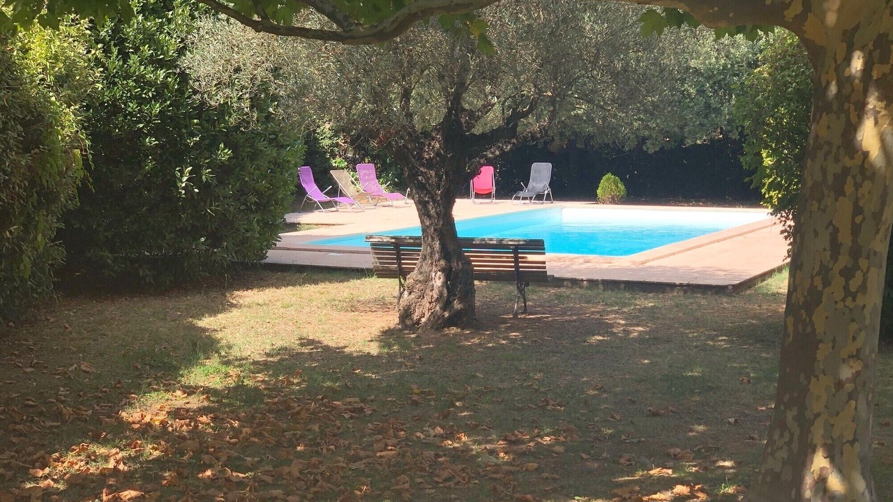 Photo of Outdoor in Collias