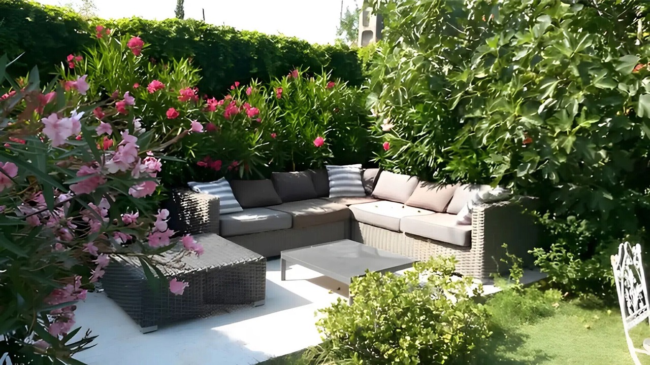 Photo of Outdoor in Suze-la-Rousse