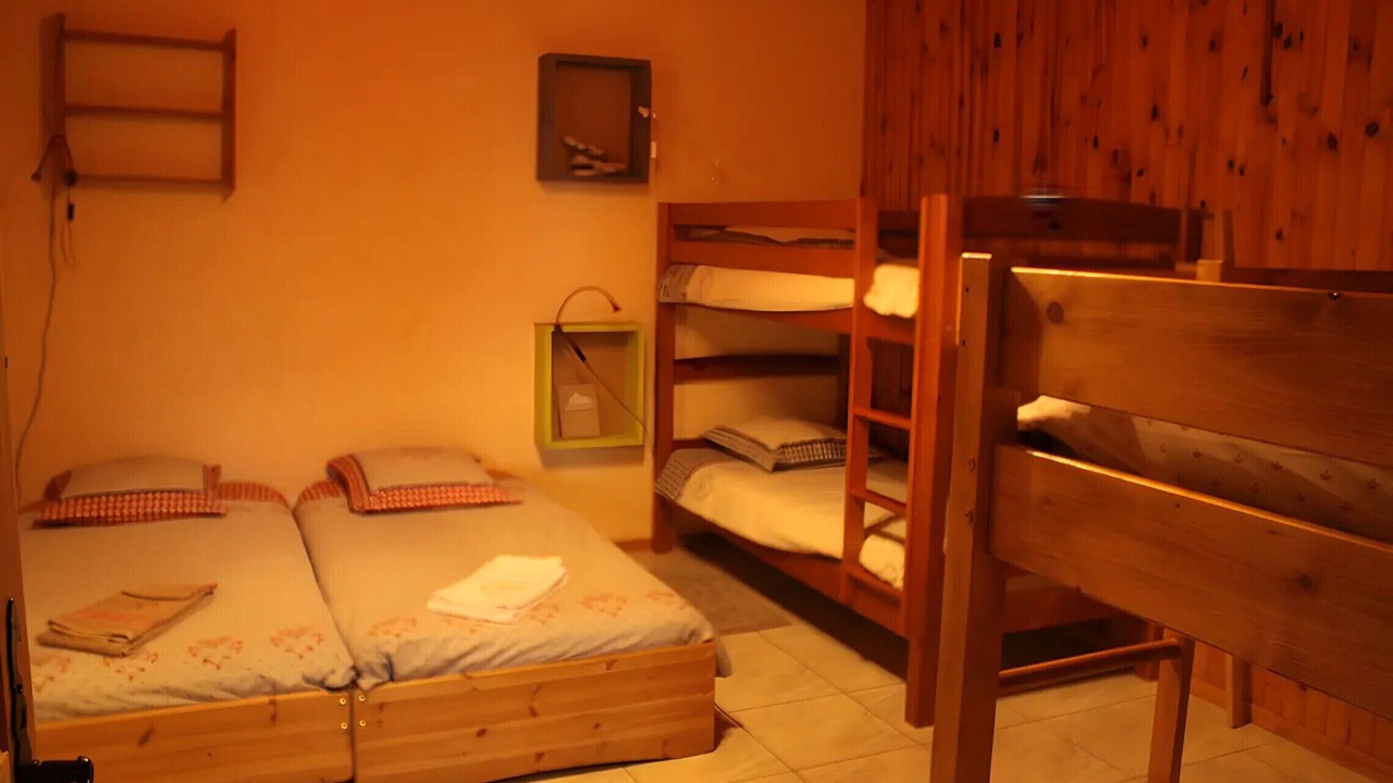 Photo of Bedroom in Hotonnes