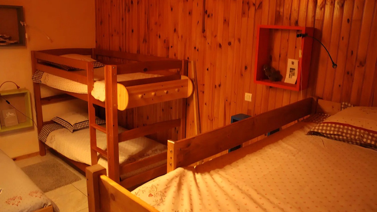 Photo of Bedroom in Hotonnes