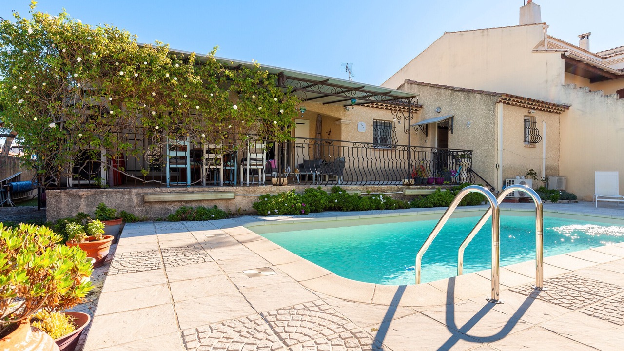 Photo of Outdoor in Port-Saint-Louis-du-Rhone