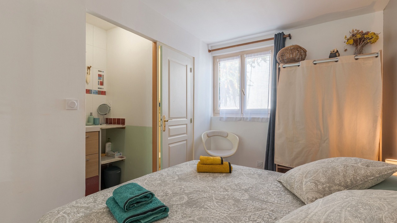 Photo of Bedroom in Lambesc