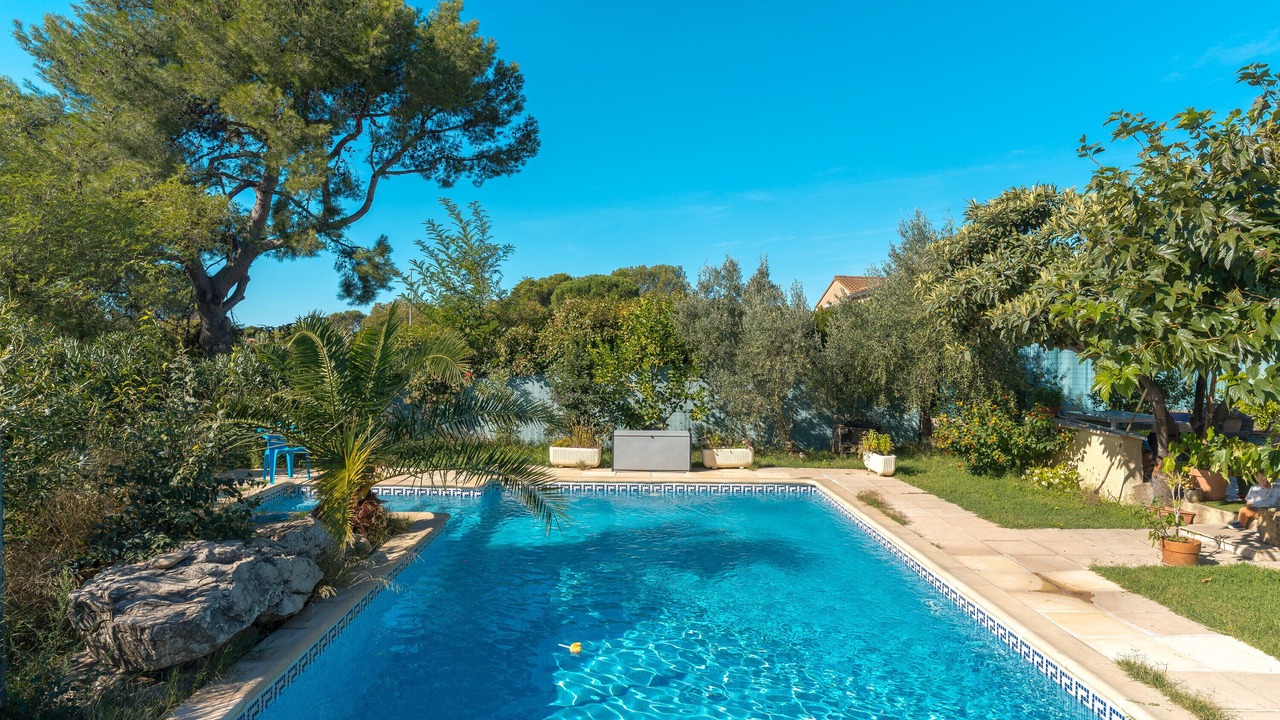 Photo of Outdoor in Lambesc