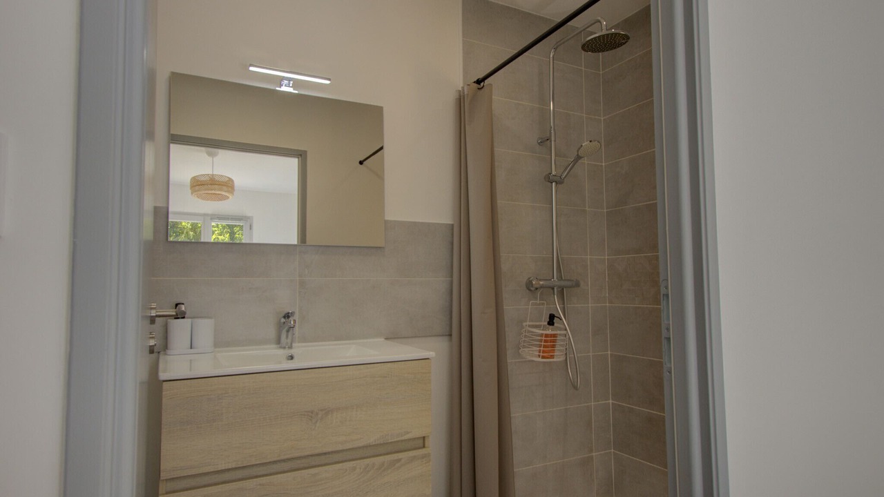 Photo of Bathroom in Suze-la-Rousse