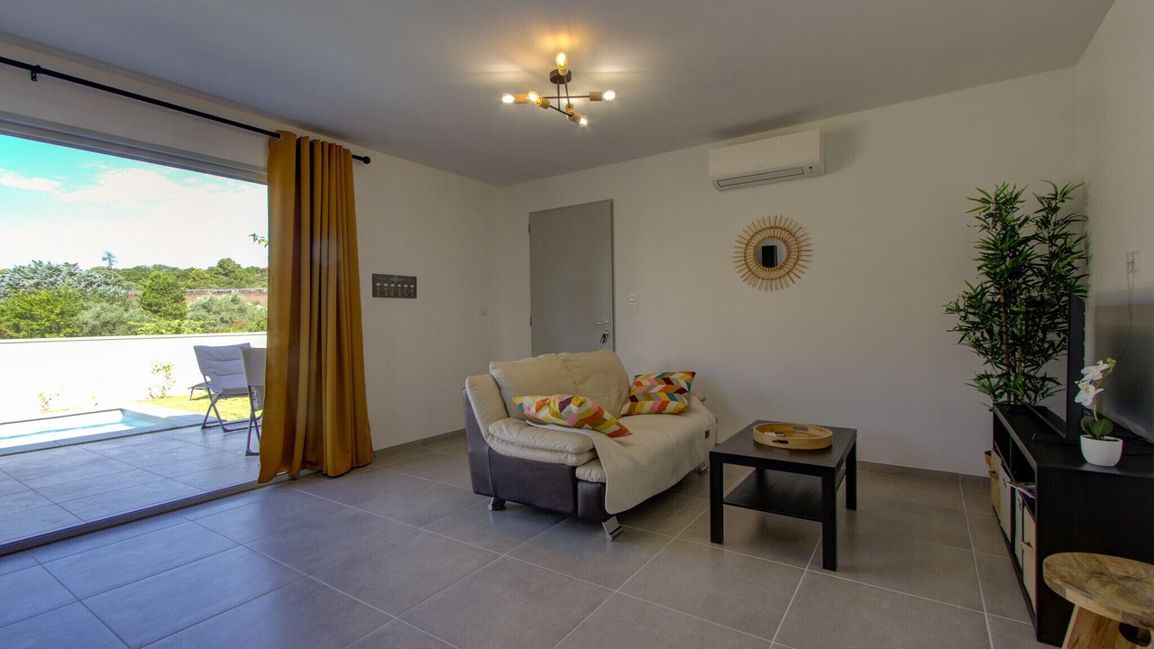 Photo of Livingroom in Suze-la-Rousse