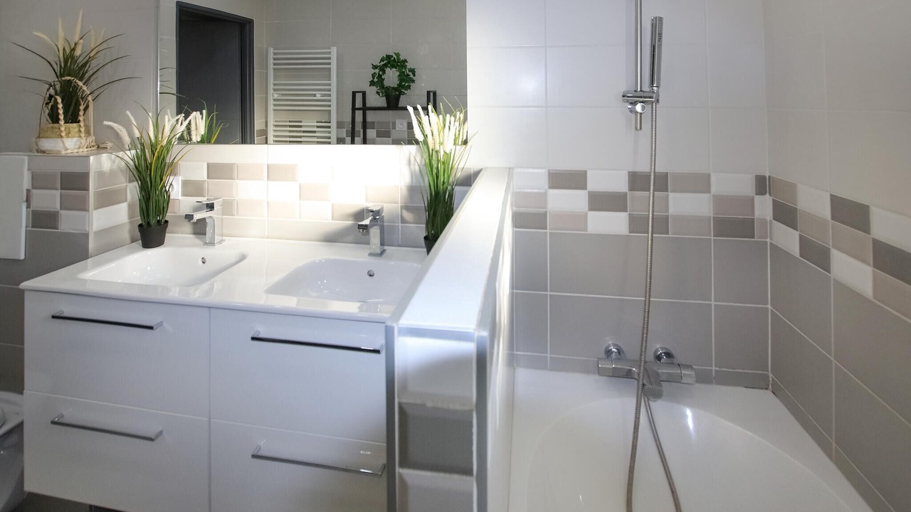 Photo of Bathroom in Morieres-les-Avignon