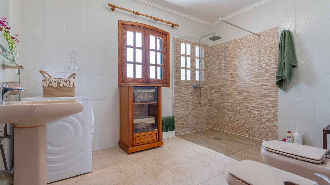 Photo of Bathroom in Haria