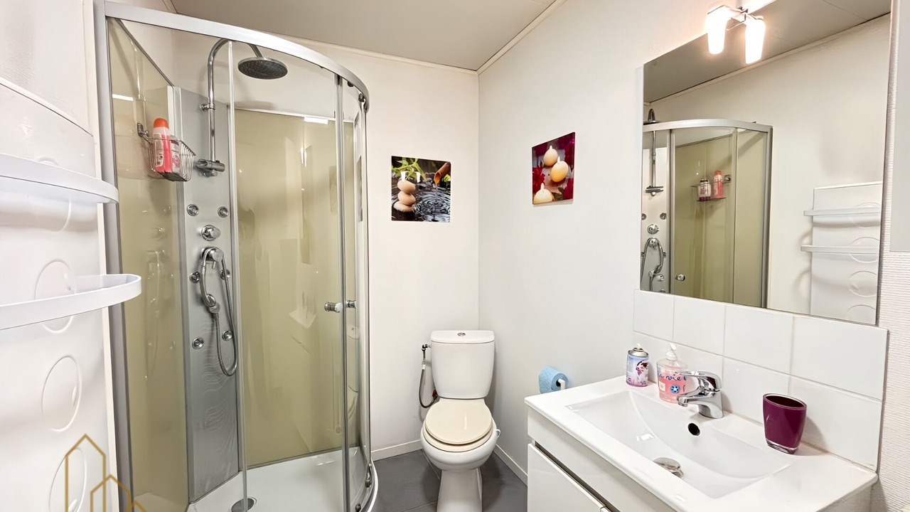 Photo of Bathroom in Roanne