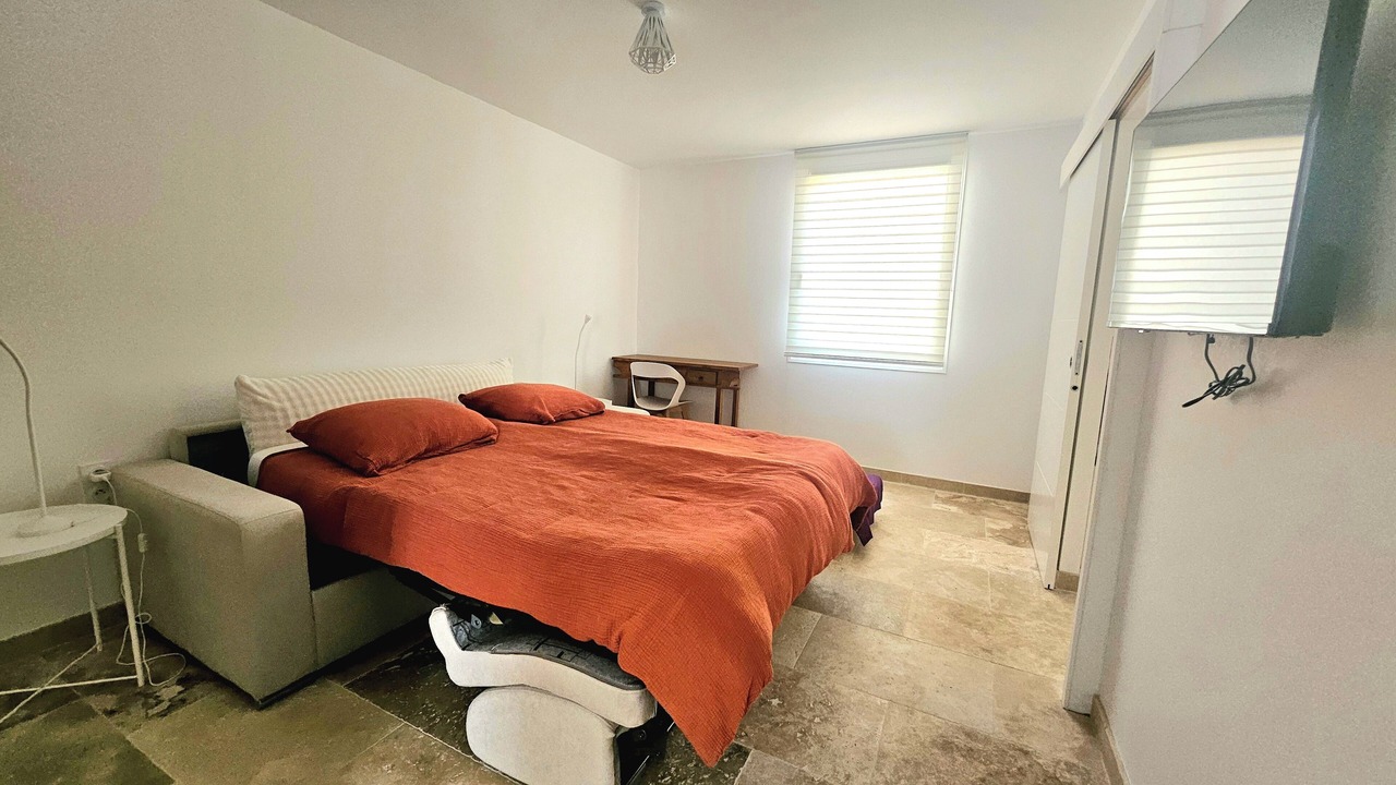 Photo of Bedroom in Pelissanne