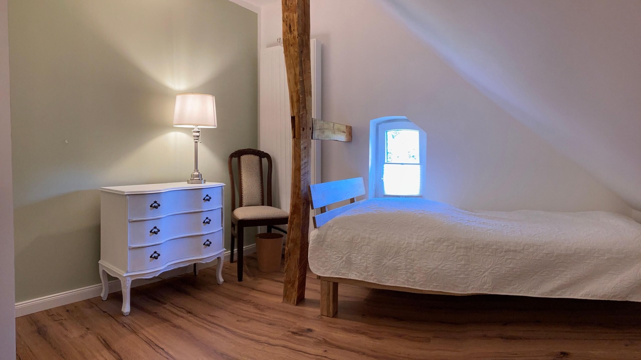 Photo of Bedroom in Wootz