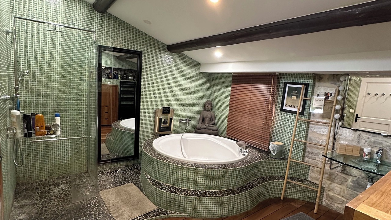 Photo of Bathroom in Lunel
