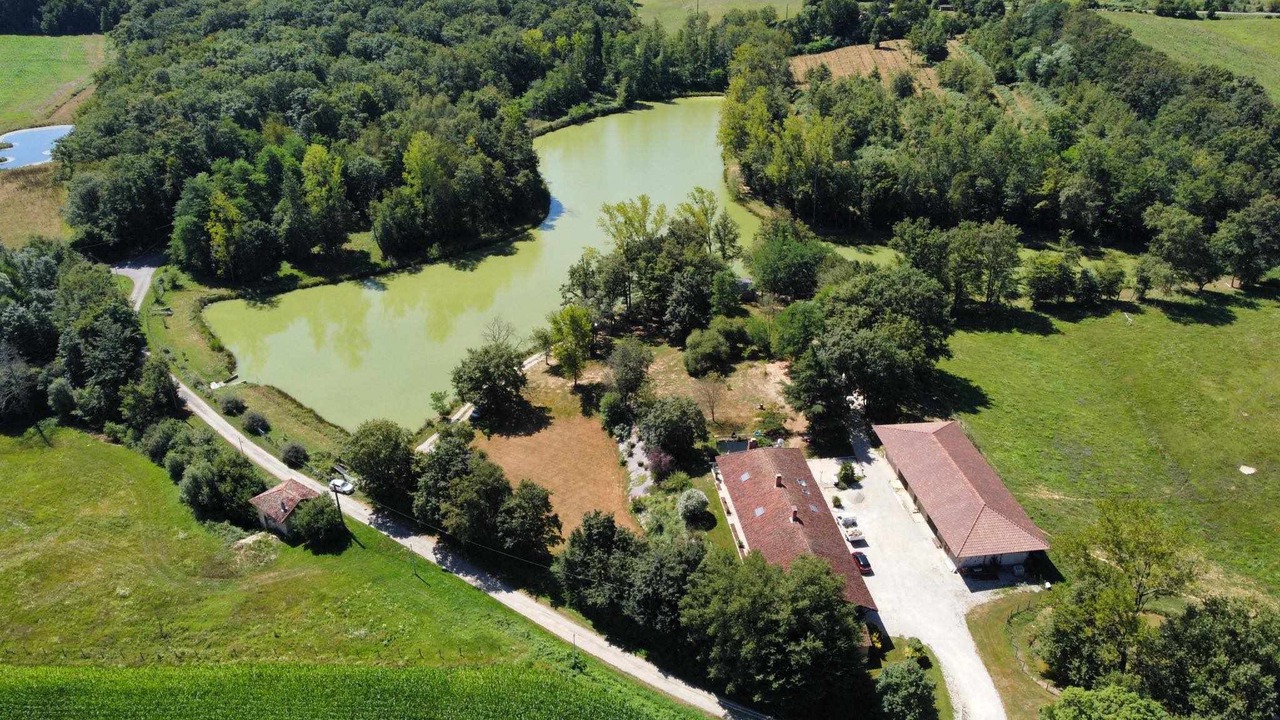 Photo of Outdoor in Dommartin-les-Cuiseaux