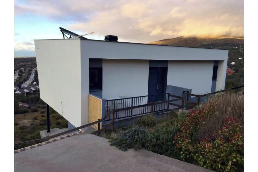 Photo of Outdoor in Los Angeles de San Rafael