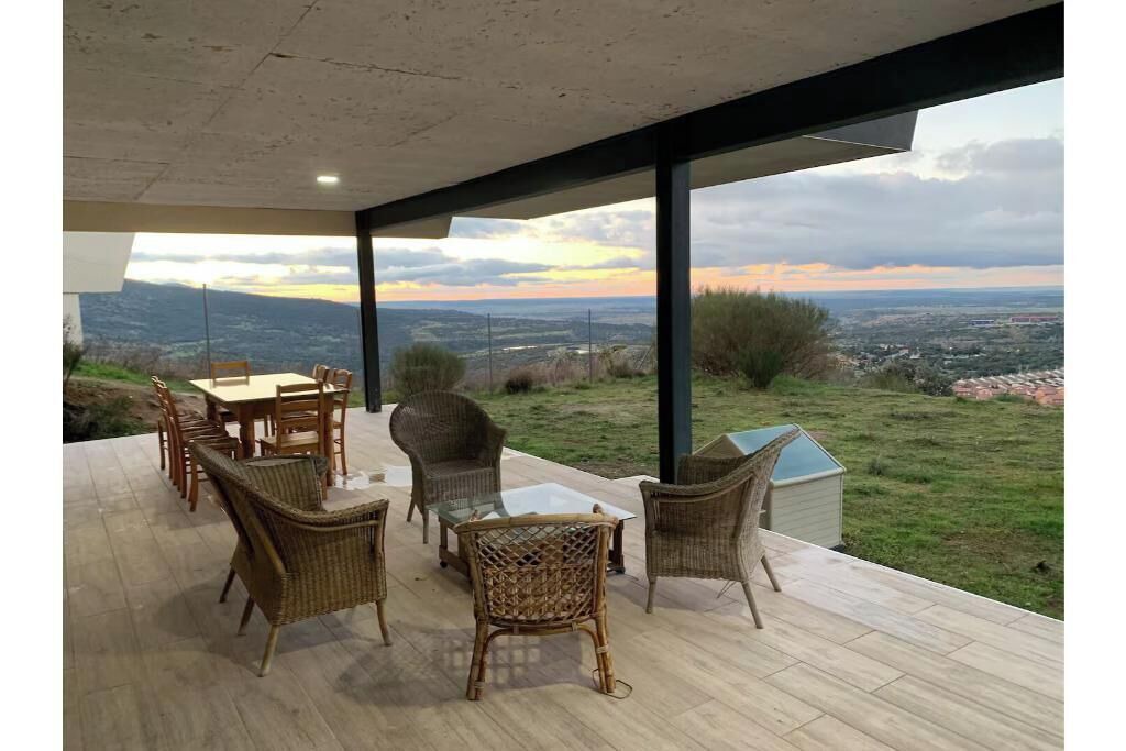 Photo of Outdoor in Los Angeles de San Rafael