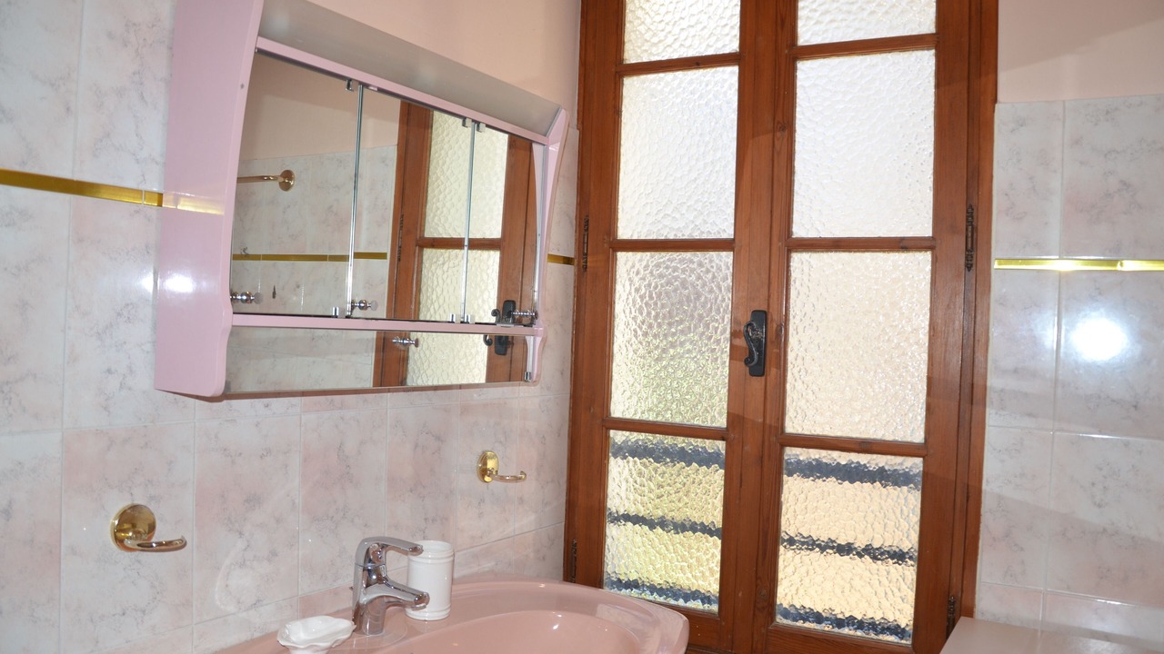 Photo of Bathroom in Saint-Guilhem-le-Desert