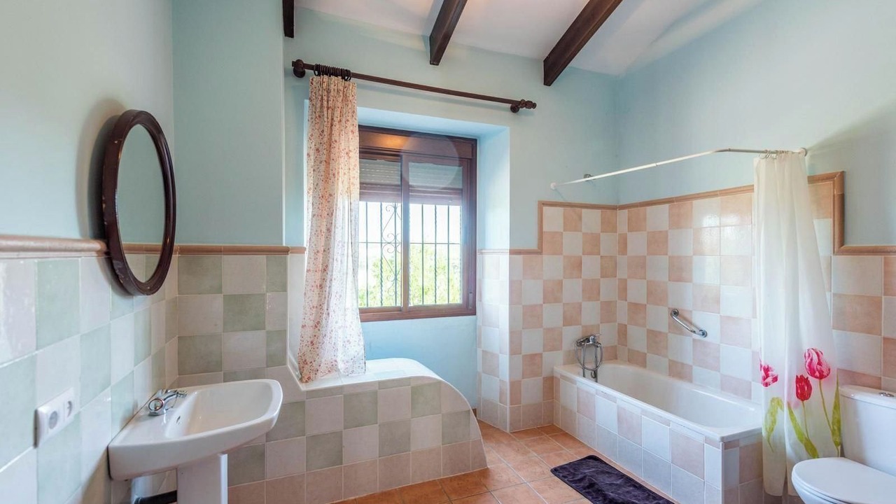 Photo of Bathroom in Lora Del Rio