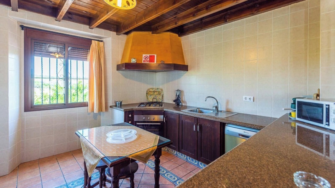 Photo of Kitchen in Lora Del Rio