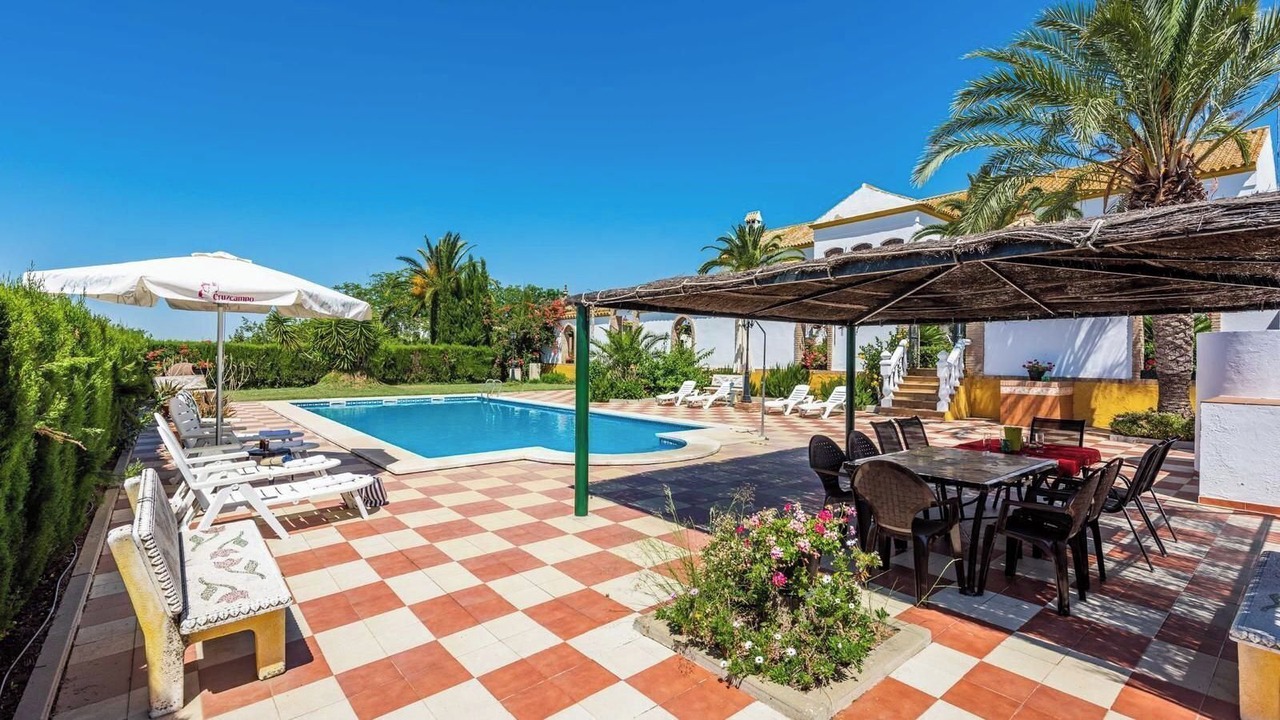 Photo of Outdoor in Lora Del Rio
