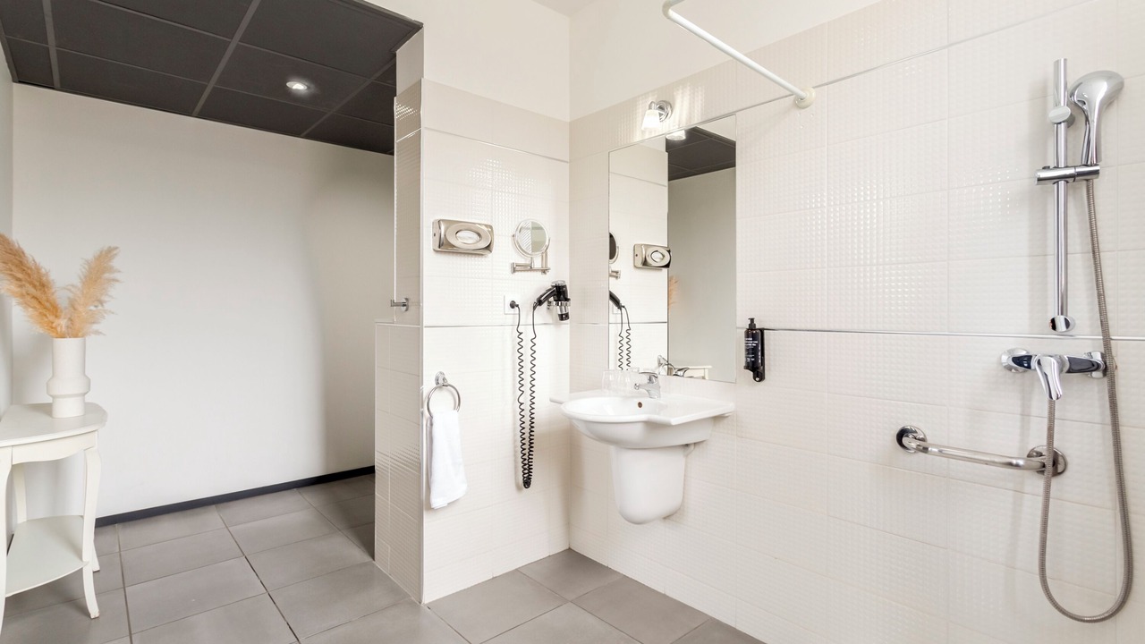 Photo of Bathroom in Quartier Administrations