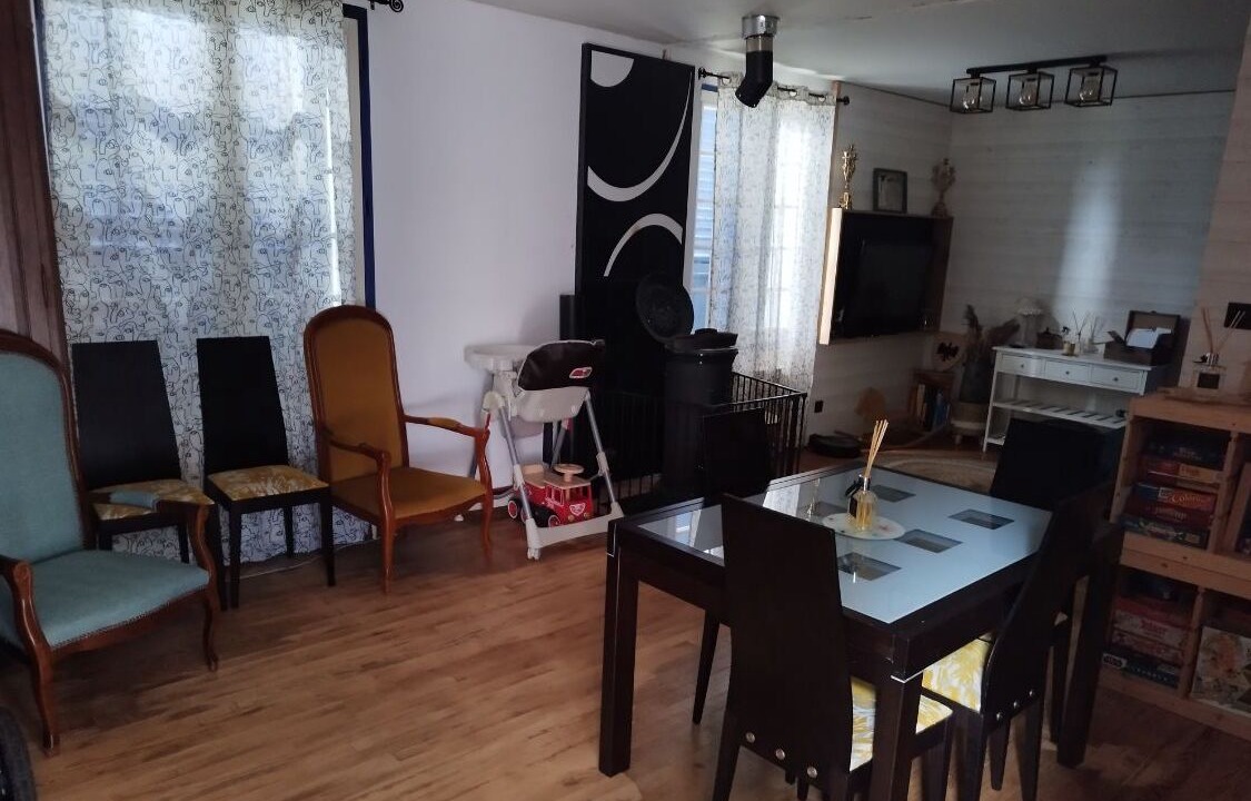Photo of Others in Le Lardin-Saint-Lazare