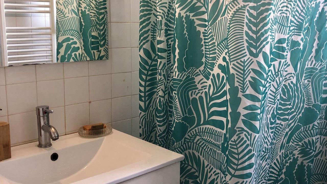 Photo of Bathroom in Notre-Dame-de-Londres
